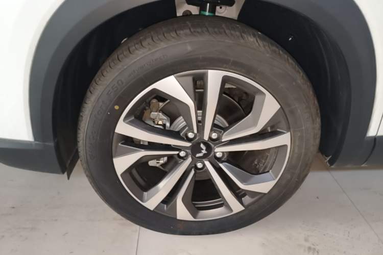Used Wuling Asta 2021 1.5T CVT Starlight Edition Left Front Wheel Hub