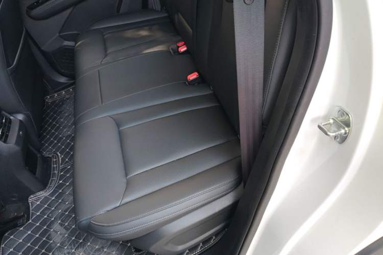 Used Wuling Asta 2021 1.5T CVT Starlight Edition Left Rear Seat