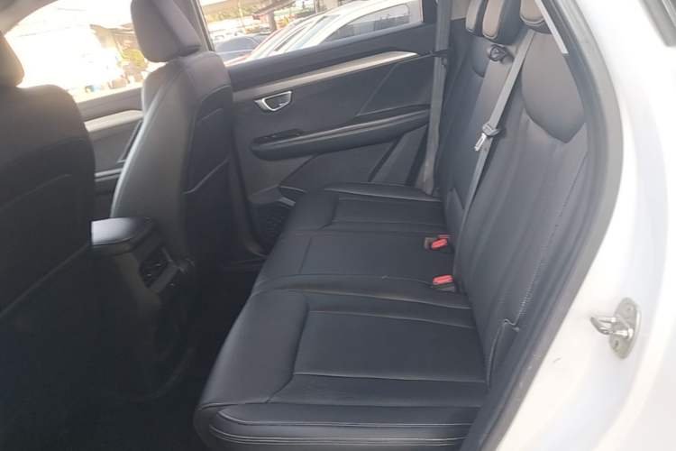 Used Wuling Asta 2021 1.5T CVT Starlight Edition Left Rear Seat