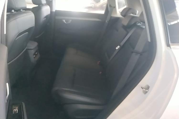 Used Wuling Asta 2021 1.5T CVT Starlight Edition Left Rear Seat