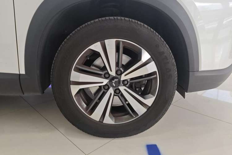 Used Wuling Asta 2021 1.5T Manual Starlight Edition Left Rear Wheel Hub