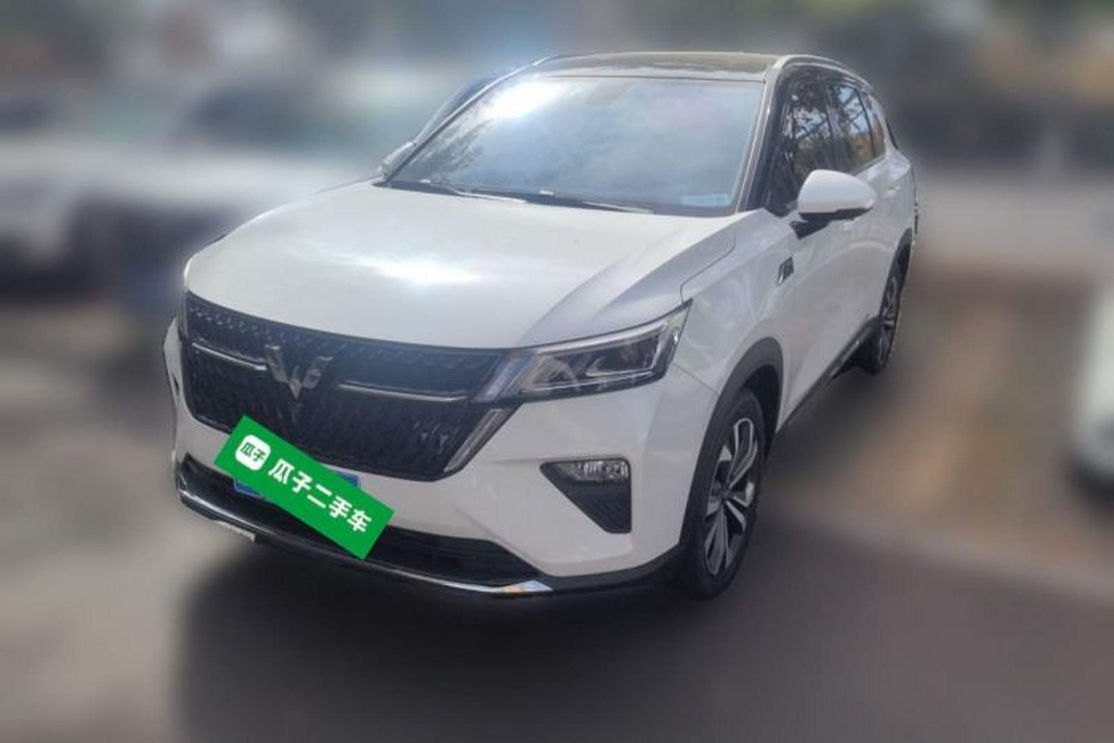 Фото Wuling с площадки