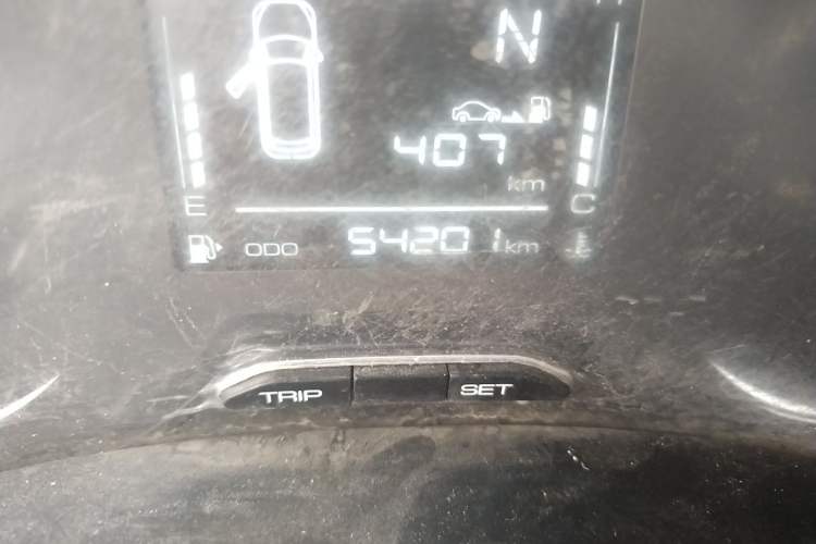 Used Wuling Asta 2021 1.5T Manual Xingyue Edition Odometer Close Up