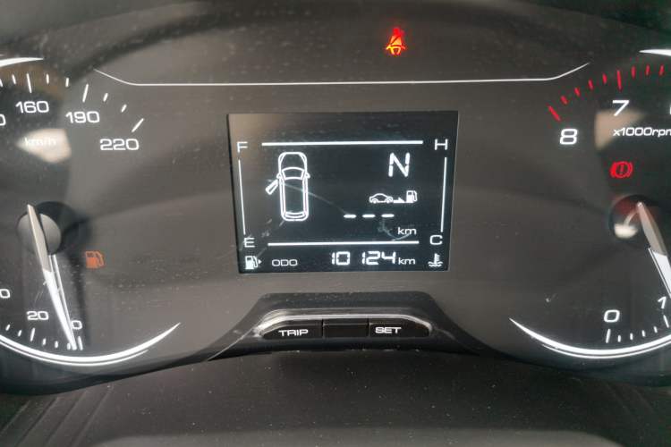 Used Wuling Asta 2021 1.5T Manual Xingyue Edition Odometer Close Up