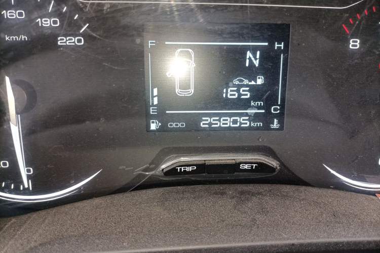 Used Wuling Asta 2021 1.5T Manual Xingyue Edition Odometer Close Up