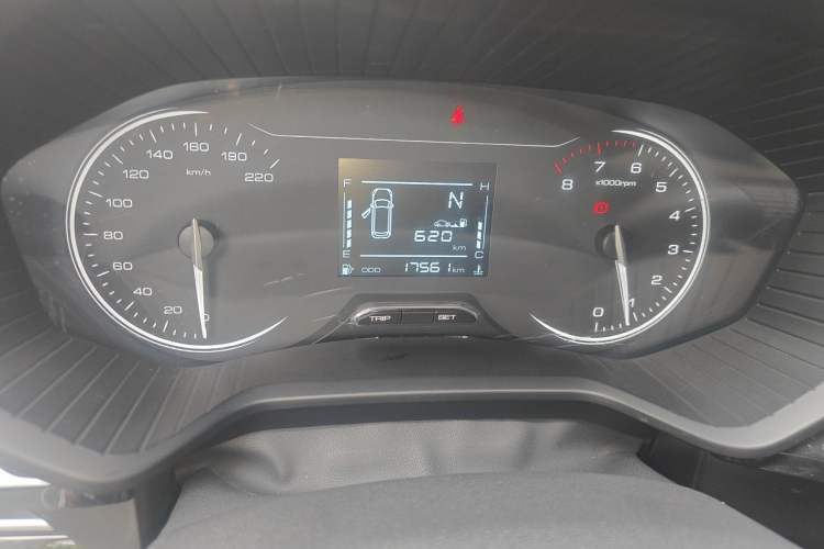 Used Wuling Asta 2021 1.5T Manual Xingyue Edition Odometer Close Up