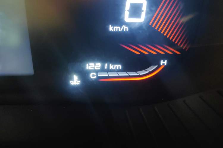Used Wuling Asta 2021 1.5T CVT Starlight Edition Odometer Close Up