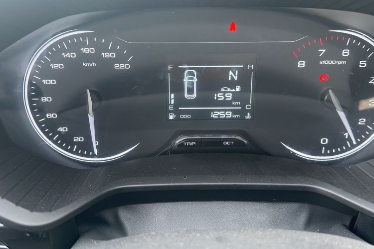 Used Wuling Asta 2021 1.5T Manual Xingyue Edition Odometer Close Up