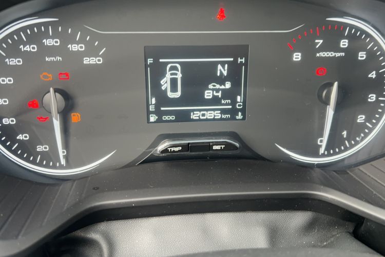 Used Wuling Asta 2021 1.5T Manual Xingyue Edition Odometer Close Up