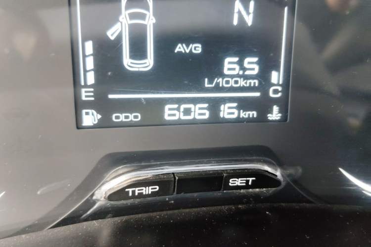 Used Wuling Asta 2021 1.5T Manual Xingyue Edition Odometer Close Up