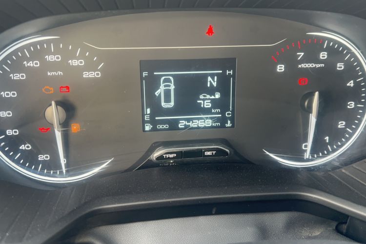 Used Wuling Asta 2021 1.5T Manual Xingyue Edition Odometer Close Up