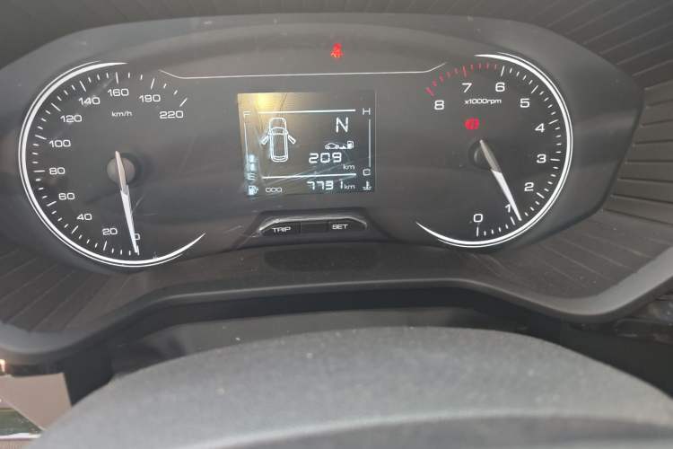 Used Wuling Asta 2021 1.5T Manual Xingyue Edition Odometer Close Up