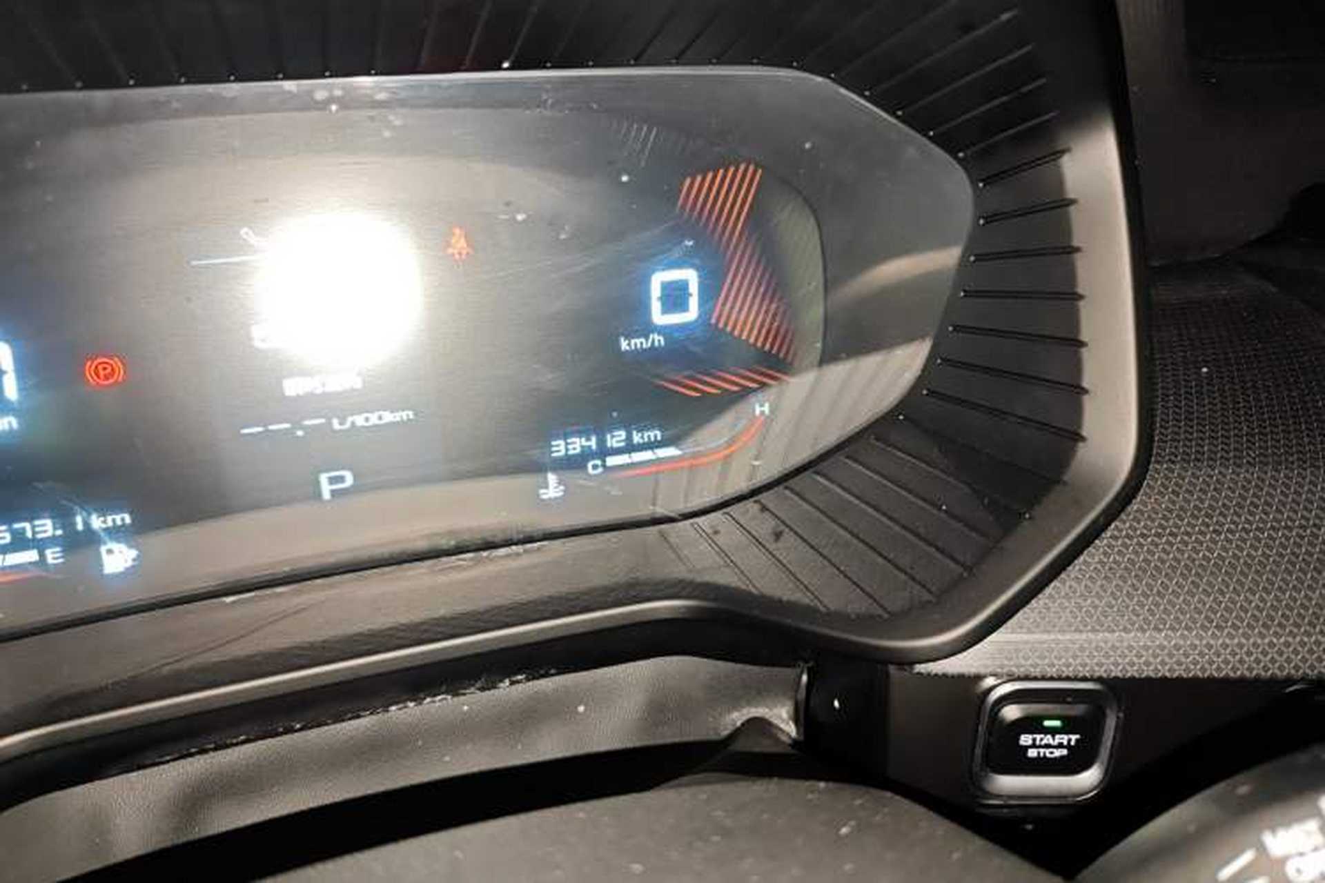 Used Wuling Asta 2021 1.5T CVT Starlight Edition Odometer Close Up