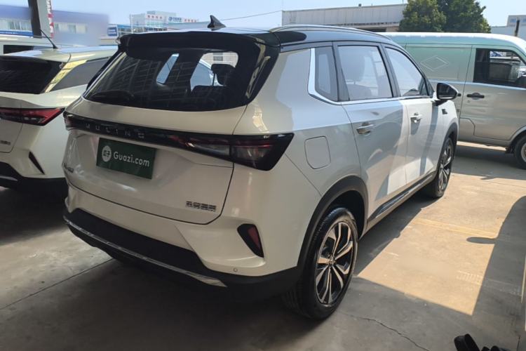 Used Wuling Asta 2021 1.5T CVT Starlight Edition Rear Right 45 Deg