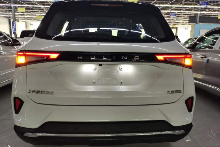 Used Wuling Asta 2021 1.5T CVT Starlight Edition Rear