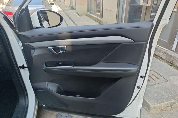 Used Wuling Asta 2021 1.5T CVT Star曜 Edition Right Front Door Interior