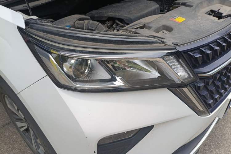 Used Wuling Asta 2021 1.5T Manual Starlight Edition Right Front Headlight