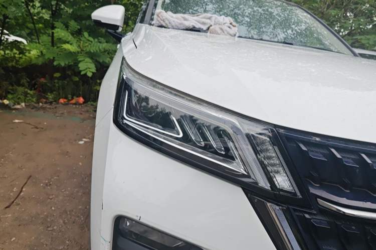 Used Wuling Asta 2021 1.5T CVT Star曜 Edition Right Front Headlight