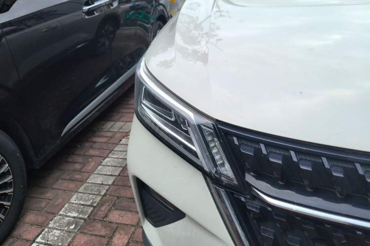 Used Wuling Asta 2021 1.5T CVT Starlight Edition Right Front Headlight