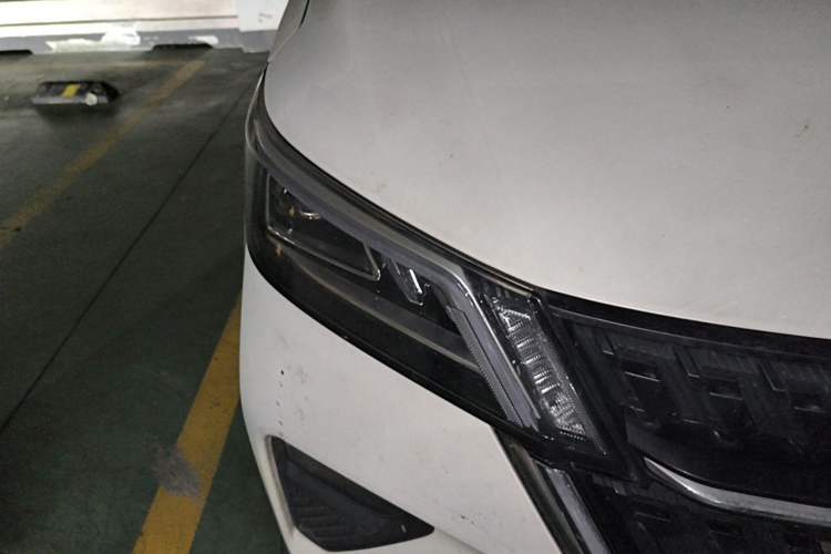 Used Wuling Asta 2021 1.5T CVT Star曜 Edition Right Front Headlight
