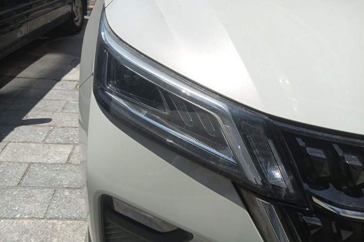 Used Wuling Asta 2021 1.5T CVT Starlight Edition Right Front Headlight