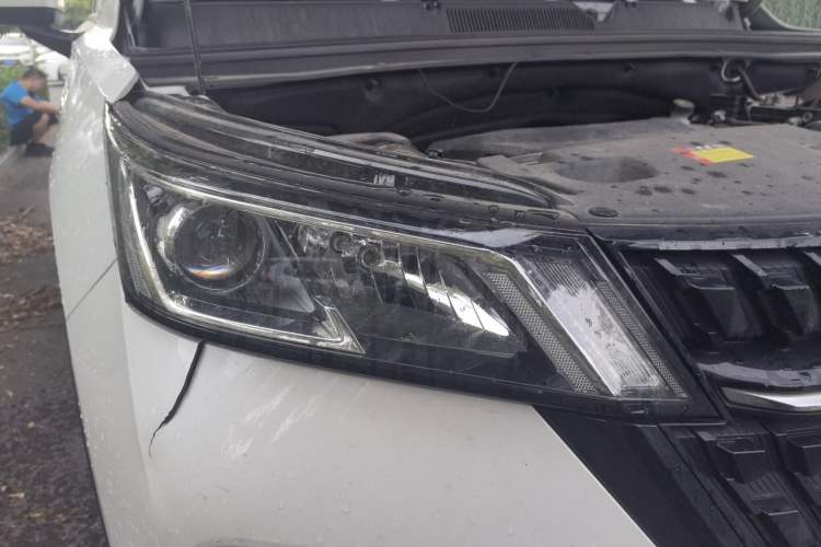 Used Wuling Asta 2021 1.5T Manual Xingyue Edition Right Front Headlight