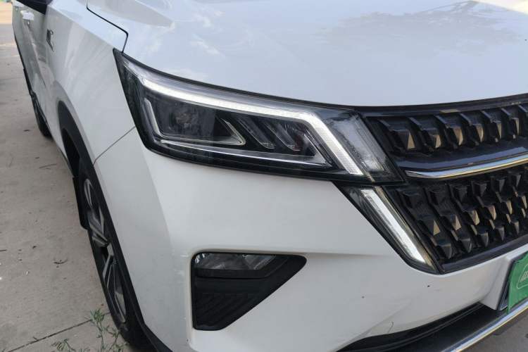 Used Wuling Asta 2021 1.5T CVT Star曜 Edition Right Front Headlight