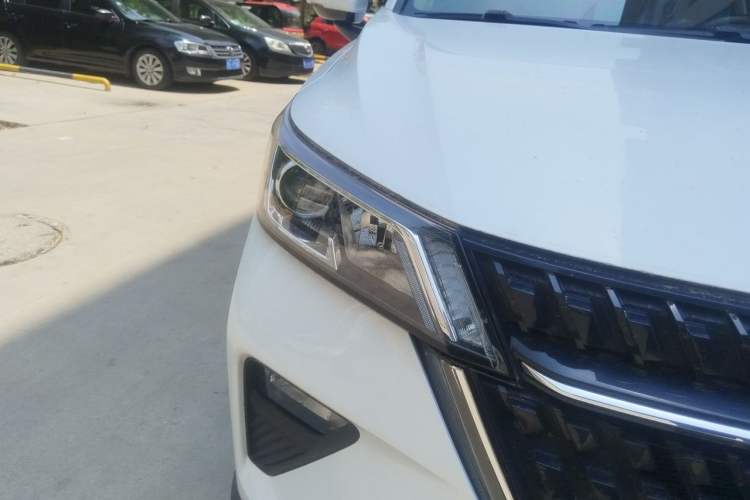 Used Wuling Asta 2021 1.5T Manual Starlight Edition Right Front Headlight