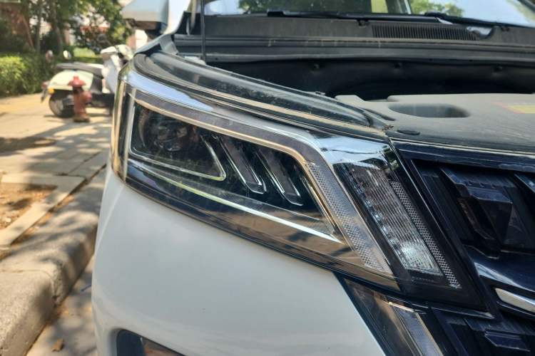 Used Wuling Asta 2021 1.5T CVT Star曜 Edition Right Front Headlight