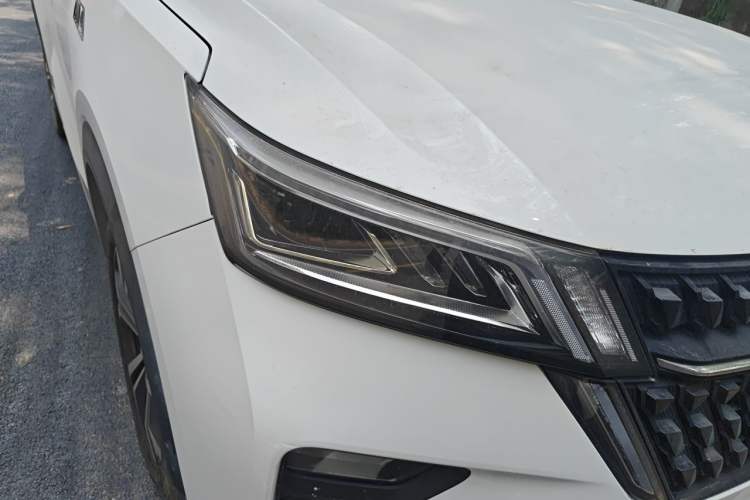 Used Wuling Asta 2021 1.5T CVT Star曜 Edition Right Front Headlight
