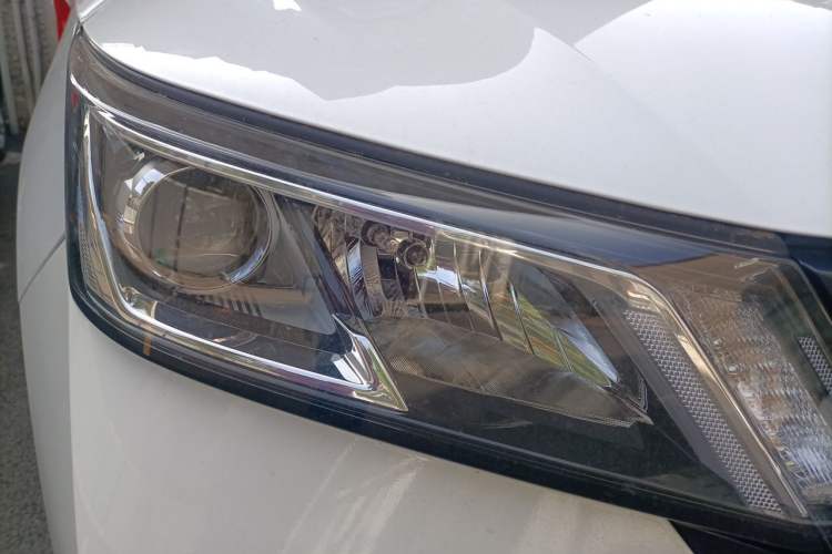 Used Wuling Asta 2021 1.5T Manual Xingyue Edition Right Front Headlight