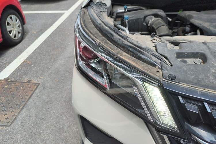 Used Wuling Asta 2021 1.5T Manual Star Edition Right Front Headlight