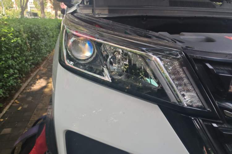 Used Wuling Asta 2021 1.5T Manual Xingyue Edition Right Front Headlight