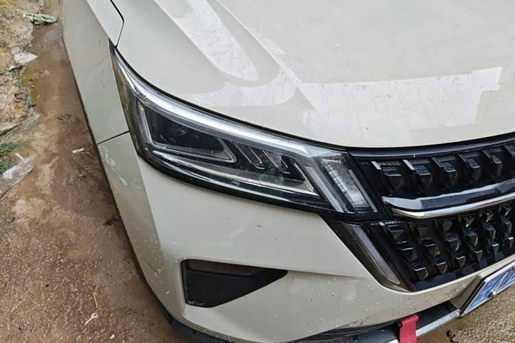 Used Wuling Asta 2021 1.5T CVT Star曜 Edition Right Front Headlight