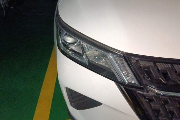 Used Wuling Asta 2021 1.5T Manual Xingyue Edition Right Front Headlight