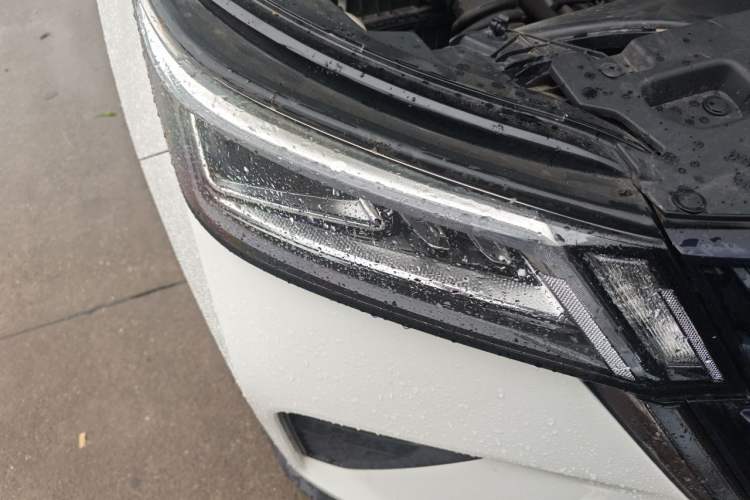 Used Wuling Asta 2021 1.5T CVT Starlight Edition Right Front Headlight