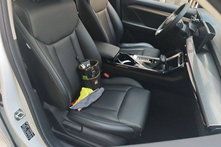 Used Wuling Asta 2021 1.5T CVT Star曜 Edition Right Front Seat