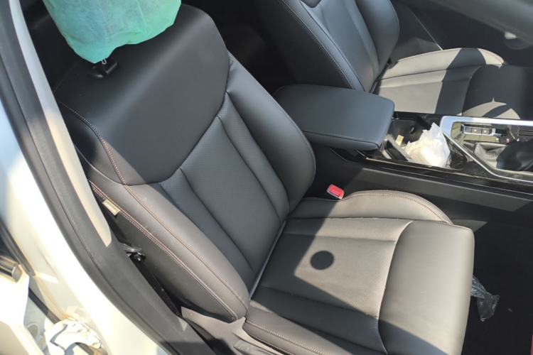 Used Wuling Asta 2021 1.5T CVT Starlight Edition Right Front Seat
