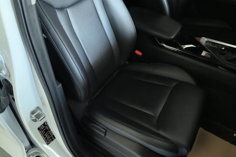 Used Wuling Asta 2021 1.5T CVT Star曜 Edition Right Front Seat