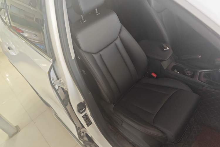 Used Wuling Asta 2021 1.5T Manual Starlight Edition Right Front Seat