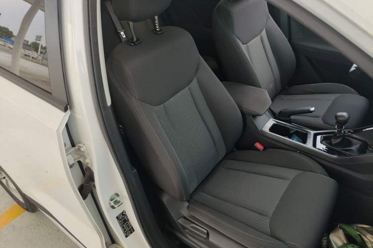 Used Wuling Asta 2021 1.5T Manual Xingyue Edition Right Front Seat