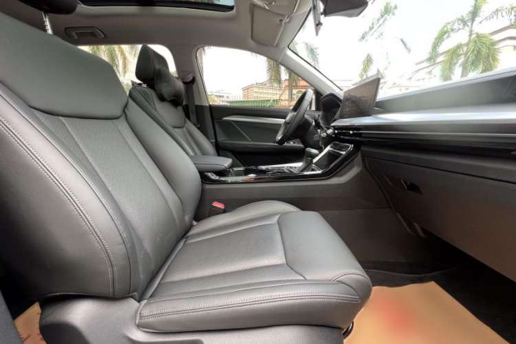 Used Wuling Asta 2021 1.5T CVT Star曜 Edition Right Front Seat