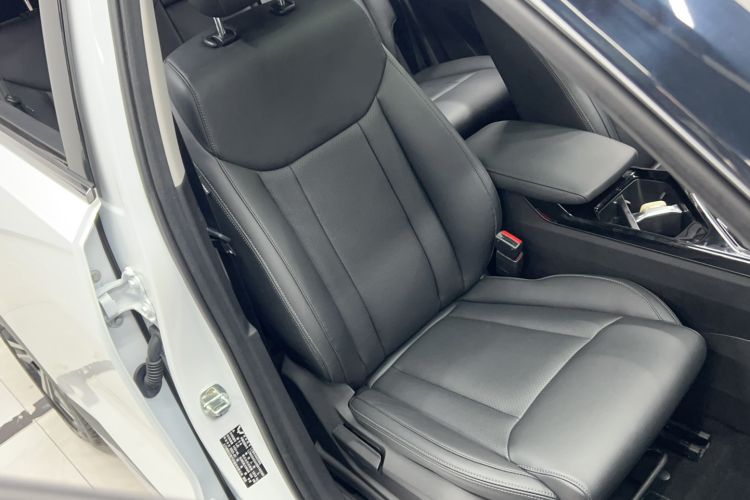 Used Wuling Asta 2021 1.5T CVT Starlight Edition Right Front Seat