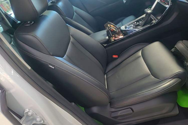 Used Wuling Asta 2021 1.5T CVT Starlight Edition Right Front Seat