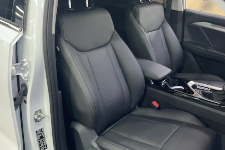 Used Wuling Asta 2021 1.5T CVT Starlight Edition Right Front Seat