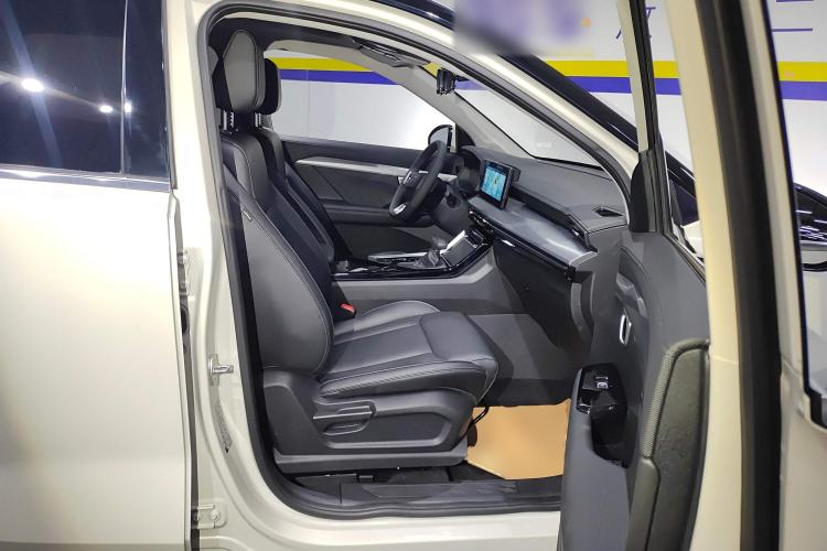 Used Wuling Asta 2021 1.5T CVT Star曜 Edition Right Front Seat