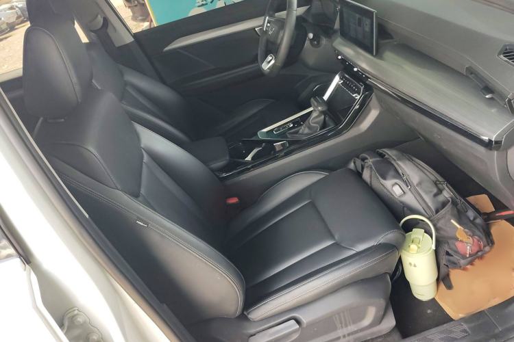 Used Wuling Asta 2021 1.5T CVT Starlight Edition Right Front Seat