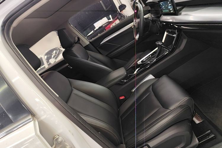 Used Wuling Asta 2021 1.5T CVT Starlight Edition Right Front Seat