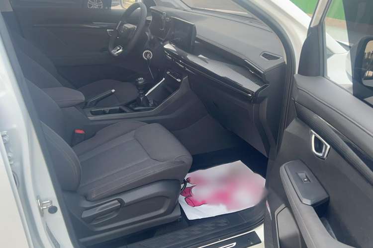 Used Wuling Asta 2021 1.5T Manual Xingyue Edition Right Front Seat