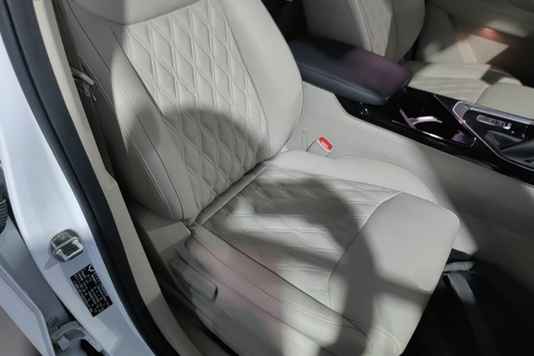 Used Wuling Asta 2021 1.5T CVT Star曜 Edition Right Front Seat